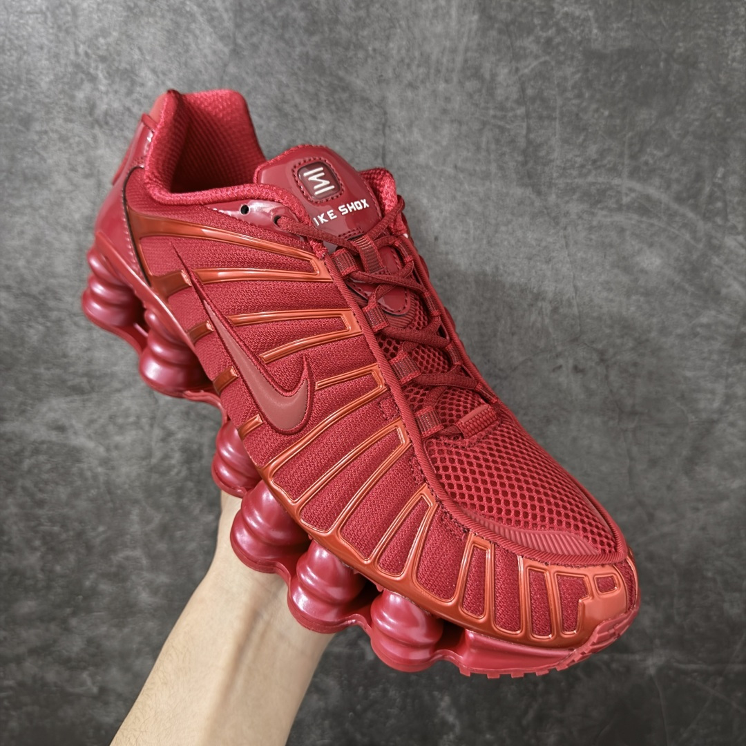 图片[3]-【Max纯原版】原版开发 Nike Shox TL系列 大红色 IB1087-600 NK Shox TL系列 复古舒适百搭防滑耐磨低邦柱形气垫休闲跑步鞋 鞋面采用了轻质化的材料打造，搭载鞋带系带系统以及鞋舌部分的特殊控制模块，科技感十足；采用透气纺织品和网眼鞋面与标志性的Nike Shox技术，同时提供更轻盈的感觉和大胆的外观；鞋身大面积采用织物与皮革材质拼接设计，搭配Dri-FITz透气网面，透气性拉满不闷脚。中底前掌搭载Air Max科技，后掌配置Shoxy缓震气柱，前掌气垫提供灵敏回弹，中底的气柱设计也很加分，外观上科技感十足；设计彰显个性，复古造型适配多种穿搭风格。 尺码：39 40 40.5 41 42 42.5 43 44 44.5 45 45.5 46 46.5 47.5-选品中心