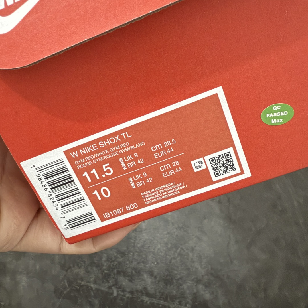 图片[10]-【Max纯原版】原版开发 Nike Shox TL系列 大红色 IB1087-600 NK Shox TL系列 复古舒适百搭防滑耐磨低邦柱形气垫休闲跑步鞋 鞋面采用了轻质化的材料打造，搭载鞋带系带系统以及鞋舌部分的特殊控制模块，科技感十足；采用透气纺织品和网眼鞋面与标志性的Nike Shox技术，同时提供更轻盈的感觉和大胆的外观；鞋身大面积采用织物与皮革材质拼接设计，搭配Dri-FITz透气网面，透气性拉满不闷脚。中底前掌搭载Air Max科技，后掌配置Shoxy缓震气柱，前掌气垫提供灵敏回弹，中底的气柱设计也很加分，外观上科技感十足；设计彰显个性，复古造型适配多种穿搭风格。 尺码：39 40 40.5 41 42 42.5 43 44 44.5 45 45.5 46 46.5 47.5-选品中心