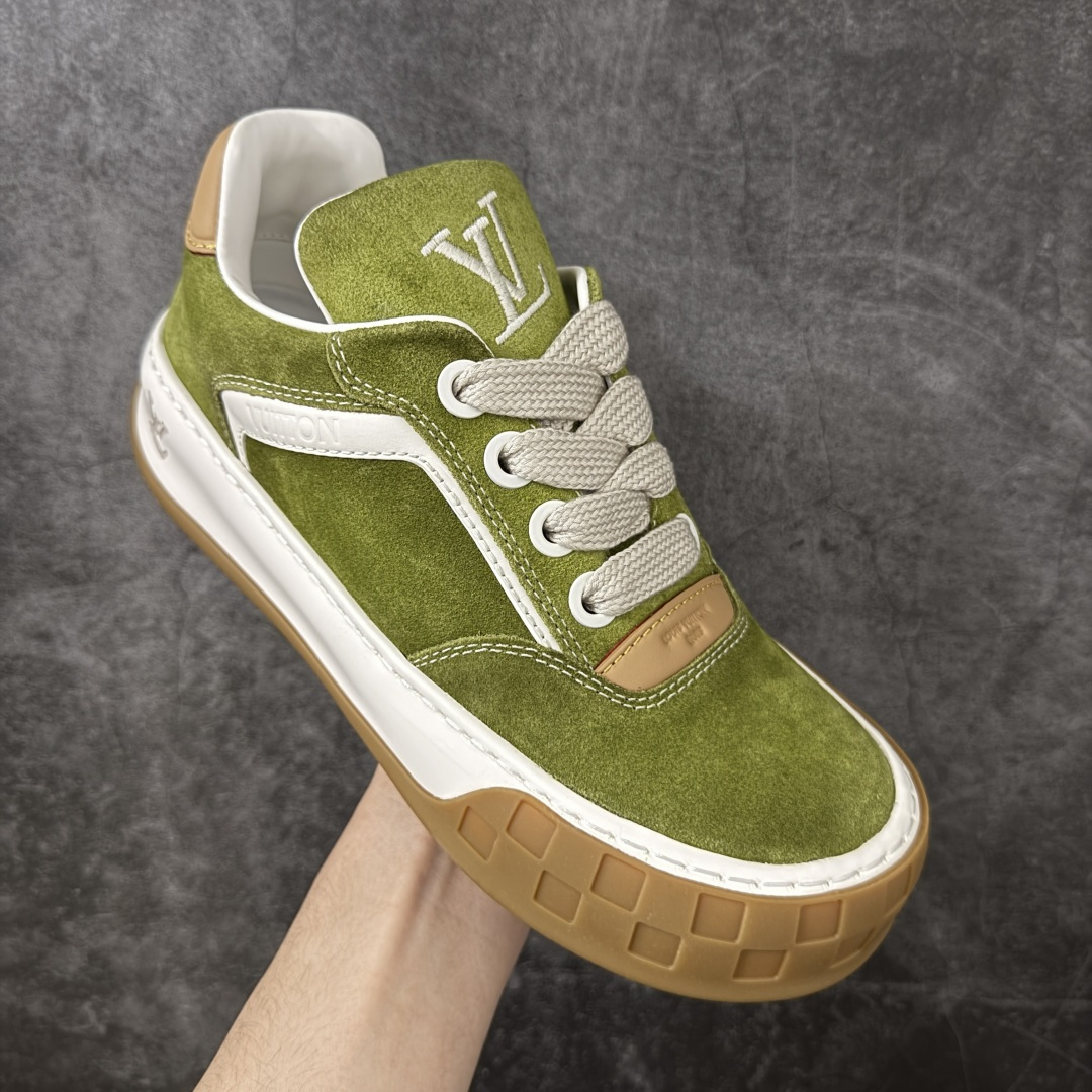 图片[3]-【专柜版/海淘代购】 LV 路易威登LOUIS VUITTON Tilted Low Sneakers 倾斜系列低帮复古休闲运动文化百搭板鞋 2026早春款板鞋 饼干鞋 市场最顶天花板 礼盒包装 正确细节 原鞋原材料1：1打造 完美版型做工 欢迎对比市场任何品质的货品 广东原产 升级原楦型开发纸版 包装说明书防尘布袋物件(附送官方快递加固牛皮纸外盒!!)#采用Monogram 丹宁布鞋面材质#鞋垫嵌入软脚感EVA物料#后跟耐弯折滴塑支撑片#全新开发TPR光泽组合隔色鞋底❗ 尺码：39 40 41 42 43 44 45 46-选品中心