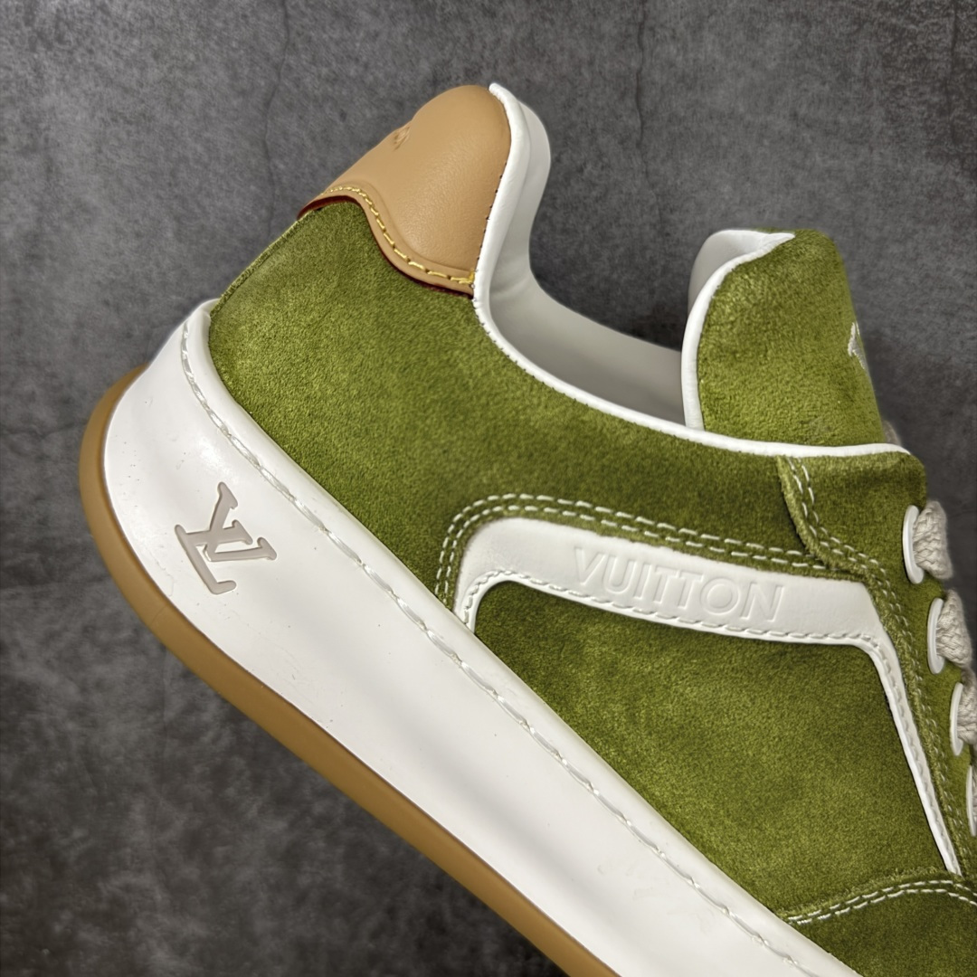 图片[7]-【专柜版/海淘代购】 LV 路易威登LOUIS VUITTON Tilted Low Sneakers 倾斜系列低帮复古休闲运动文化百搭板鞋 2026早春款板鞋 饼干鞋 市场最顶天花板 礼盒包装 正确细节 原鞋原材料1：1打造 完美版型做工 欢迎对比市场任何品质的货品 广东原产 升级原楦型开发纸版 包装说明书防尘布袋物件(附送官方快递加固牛皮纸外盒!!)#采用Monogram 丹宁布鞋面材质#鞋垫嵌入软脚感EVA物料#后跟耐弯折滴塑支撑片#全新开发TPR光泽组合隔色鞋底❗ 尺码：39 40 41 42 43 44 45 46-选品中心