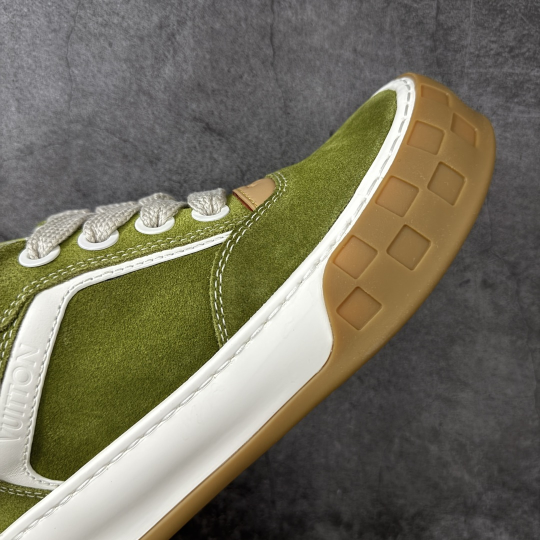 图片[6]-【专柜版/海淘代购】 LV 路易威登LOUIS VUITTON Tilted Low Sneakers 倾斜系列低帮复古休闲运动文化百搭板鞋 2026早春款板鞋 饼干鞋 市场最顶天花板 礼盒包装 正确细节 原鞋原材料1：1打造 完美版型做工 欢迎对比市场任何品质的货品 广东原产 升级原楦型开发纸版 包装说明书防尘布袋物件(附送官方快递加固牛皮纸外盒!!)#采用Monogram 丹宁布鞋面材质#鞋垫嵌入软脚感EVA物料#后跟耐弯折滴塑支撑片#全新开发TPR光泽组合隔色鞋底❗ 尺码：39 40 41 42 43 44 45 46-选品中心