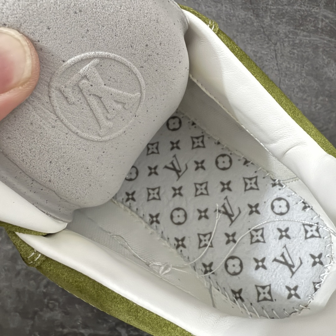 图片[9]-【专柜版/海淘代购】 LV 路易威登LOUIS VUITTON Tilted Low Sneakers 倾斜系列低帮复古休闲运动文化百搭板鞋 2026早春款板鞋 饼干鞋 市场最顶天花板 礼盒包装 正确细节 原鞋原材料1：1打造 完美版型做工 欢迎对比市场任何品质的货品 广东原产 升级原楦型开发纸版 包装说明书防尘布袋物件(附送官方快递加固牛皮纸外盒!!)#采用Monogram 丹宁布鞋面材质#鞋垫嵌入软脚感EVA物料#后跟耐弯折滴塑支撑片#全新开发TPR光泽组合隔色鞋底❗ 尺码：39 40 41 42 43 44 45 46-选品中心