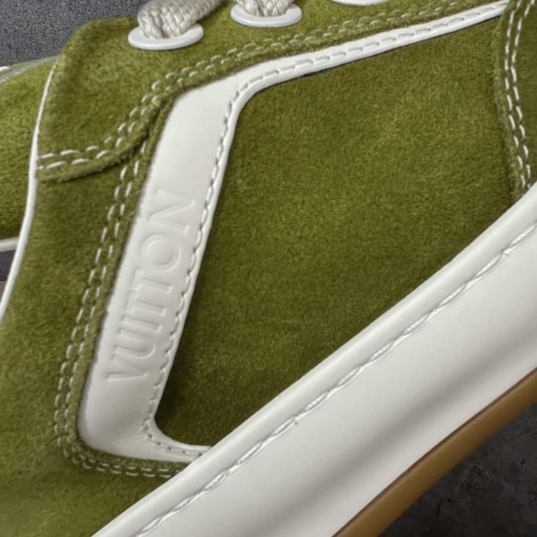 图片[4]-【专柜版/海淘代购】 LV 路易威登LOUIS VUITTON Tilted Low Sneakers 倾斜系列低帮复古休闲运动文化百搭板鞋 2026早春款板鞋 饼干鞋 市场最顶天花板 礼盒包装 正确细节 原鞋原材料1：1打造 完美版型做工 欢迎对比市场任何品质的货品 广东原产 升级原楦型开发纸版 包装说明书防尘布袋物件(附送官方快递加固牛皮纸外盒!!)#采用Monogram 丹宁布鞋面材质#鞋垫嵌入软脚感EVA物料#后跟耐弯折滴塑支撑片#全新开发TPR光泽组合隔色鞋底❗ 尺码：39 40 41 42 43 44 45 46-选品中心