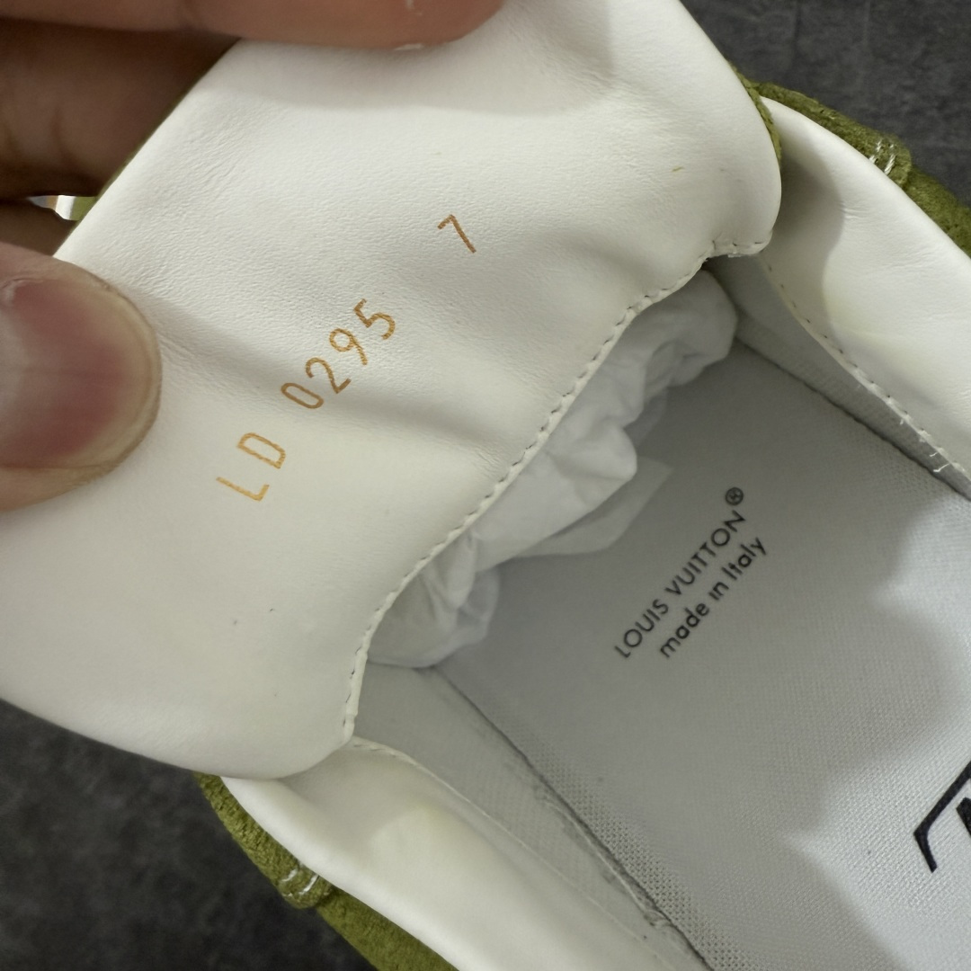 图片[7]-【专柜版/海淘代购】 LV 路易威登LOUIS VUITTON Tilted Low Sneakers 倾斜系列低帮复古休闲运动文化百搭板鞋 2026早春款板鞋 饼干鞋 市场最顶天花板 礼盒包装 正确细节 原鞋原材料1：1打造 完美版型做工 欢迎对比市场任何品质的货品 广东原产 升级原楦型开发纸版 包装说明书防尘布袋物件(附送官方快递加固牛皮纸外盒!!)#采用Monogram 丹宁布鞋面材质#鞋垫嵌入软脚感EVA物料#后跟耐弯折滴塑支撑片#全新开发TPR光泽组合隔色鞋底❗ 尺码：39 40 41 42 43 44 45 46-选品中心