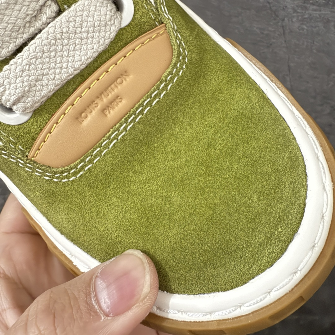 图片[5]-【专柜版/海淘代购】 LV 路易威登LOUIS VUITTON Tilted Low Sneakers 倾斜系列低帮复古休闲运动文化百搭板鞋 2026早春款板鞋 饼干鞋 市场最顶天花板 礼盒包装 正确细节 原鞋原材料1：1打造 完美版型做工 欢迎对比市场任何品质的货品 广东原产 升级原楦型开发纸版 包装说明书防尘布袋物件(附送官方快递加固牛皮纸外盒!!)#采用Monogram 丹宁布鞋面材质#鞋垫嵌入软脚感EVA物料#后跟耐弯折滴塑支撑片#全新开发TPR光泽组合隔色鞋底❗ 尺码：39 40 41 42 43 44 45 46-选品中心