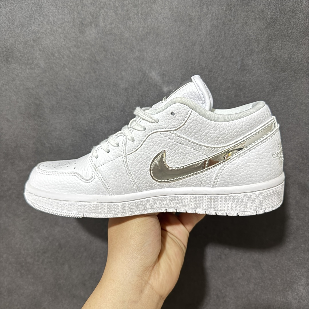 图片[2]-【H11纯原】Nike Air Jordan 1 Low SE AJ1 乔一 舒适贴合 防滑耐磨 低帮 复古篮球鞋 货号：IQ9381-100 尺码：35.5 36 36.5 37.5 38 38.5 39 40 40.5 41 42 42.5 43 44 45 46 47.5 #H11顶级纯原 纯原外贸平台特供订单 #全套原纸板楦头开发 #原厂特供材料配套加持 #确保原汁原味 完美呈现版型 #原档数据独家私模大底 #男女鞋同步官方开发至48.5 #原装进口轻量化鞋垫 #进口港宝加持 后跟自然饱满 还原公司包裹性 #鞋面采用原装数据贴合技术 #全方位贴合包裹脚型 #鞋跟部鞋底牵引设计 #提供强大的抓地性能 #更适应不同实战场地路面-选品中心