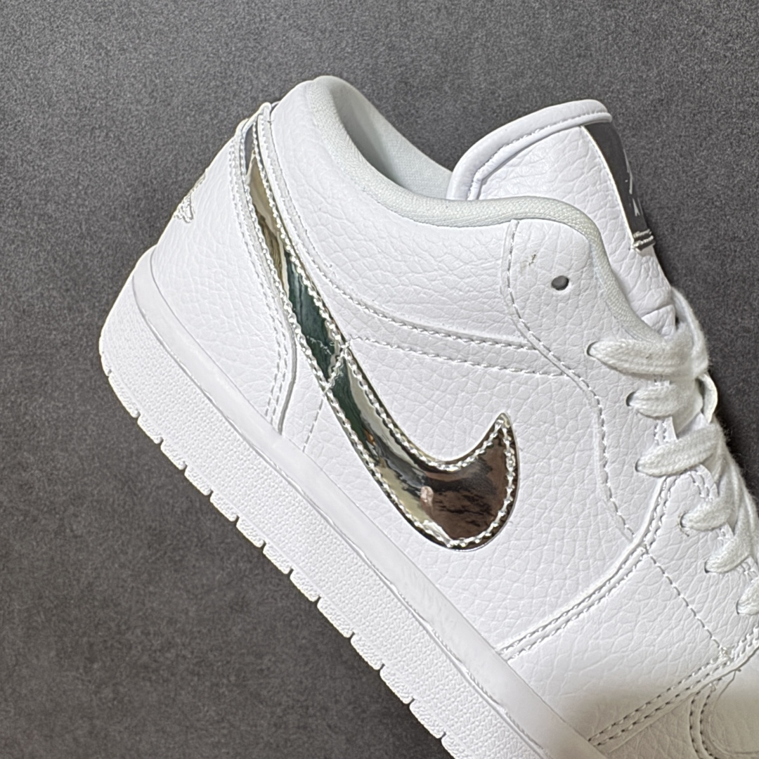 图片[8]-【H11纯原】Nike Air Jordan 1 Low SE AJ1 乔一 舒适贴合 防滑耐磨 低帮 复古篮球鞋 货号：IQ9381-100 尺码：35.5 36 36.5 37.5 38 38.5 39 40 40.5 41 42 42.5 43 44 45 46 47.5 #H11顶级纯原 纯原外贸平台特供订单 #全套原纸板楦头开发 #原厂特供材料配套加持 #确保原汁原味 完美呈现版型 #原档数据独家私模大底 #男女鞋同步官方开发至48.5 #原装进口轻量化鞋垫 #进口港宝加持 后跟自然饱满 还原公司包裹性 #鞋面采用原装数据贴合技术 #全方位贴合包裹脚型 #鞋跟部鞋底牵引设计 #提供强大的抓地性能 #更适应不同实战场地路面-选品中心