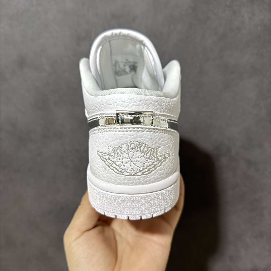 图片[4]-【H11纯原】Nike Air Jordan 1 Low SE AJ1 乔一 舒适贴合 防滑耐磨 低帮 复古篮球鞋 货号：IQ9381-100 尺码：35.5 36 36.5 37.5 38 38.5 39 40 40.5 41 42 42.5 43 44 45 46 47.5 #H11顶级纯原 纯原外贸平台特供订单 #全套原纸板楦头开发 #原厂特供材料配套加持 #确保原汁原味 完美呈现版型 #原档数据独家私模大底 #男女鞋同步官方开发至48.5 #原装进口轻量化鞋垫 #进口港宝加持 后跟自然饱满 还原公司包裹性 #鞋面采用原装数据贴合技术 #全方位贴合包裹脚型 #鞋跟部鞋底牵引设计 #提供强大的抓地性能 #更适应不同实战场地路面-选品中心