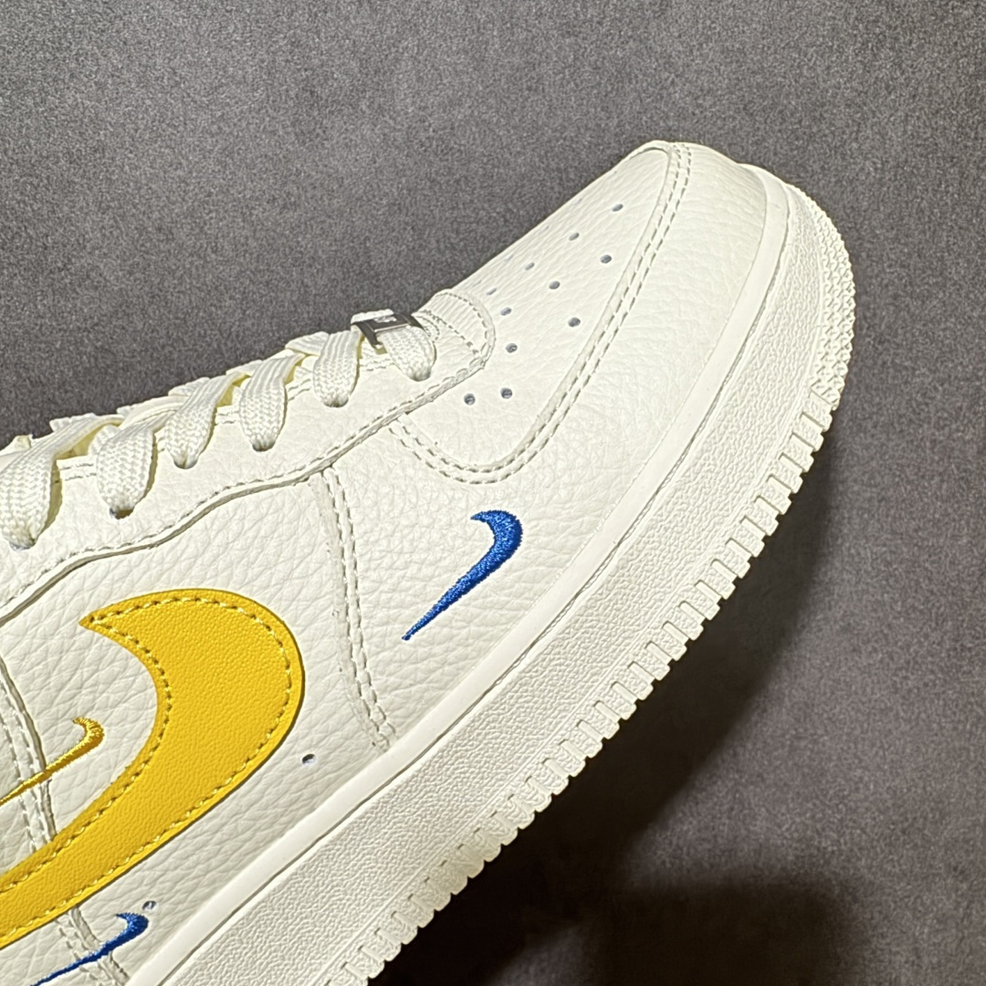 图片[7]-【定制版】经典Air Force 1鞋型 \” 云白勾金\” 多勾刺绣+后跟蓝标，小众复古，撞款率极低 – 荔枝纹皮革质感拉满，耐造又好打理 – 全掌Air气垫，暴走一天也不磨脚 – 米白底色+暖黄撞色，温柔显白还显脚小 马年换新鞋，步履生风，奔赴新生活💛 货号：FZ1151-100 zise：36-45半-选品中心