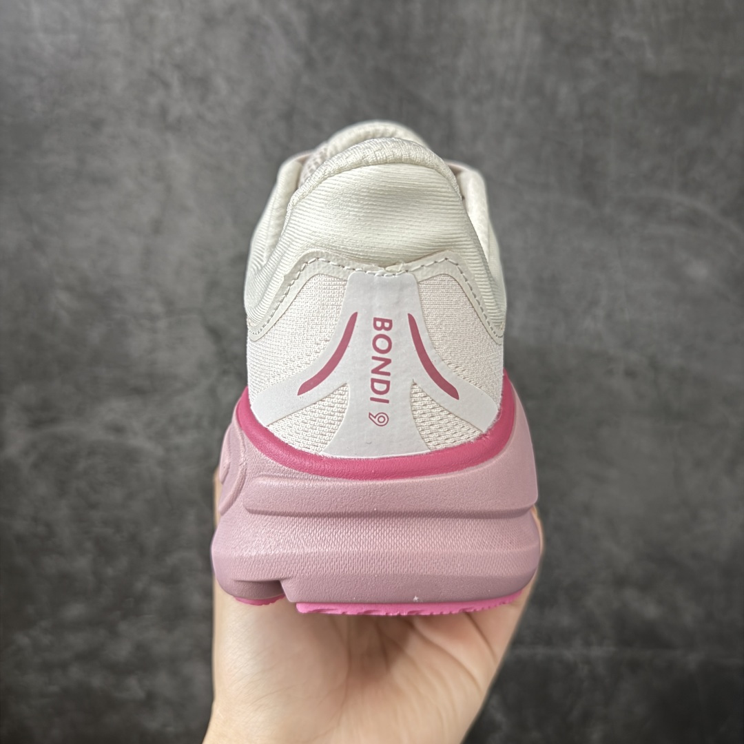 图片[4]-【纯原版】HOKA ONE ONE Bondi 9 机能缓震跑鞋  #鞋面部分采用工程网眼面料，可以确保必要的透气性能。使用了全新的莱卡橡筋，这大大提升了鞋面的硬度，由此增加鞋面的支撑性能。后掌33mm、前掌29mm的超厚Soft EVA中底，比传统的EVA材料还要柔软30%  货号：1162011/WKB 尺码：36 36.5 37 38 38.5 39 40-选品中心