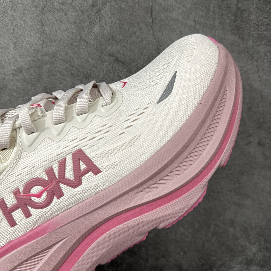 图片[6]-【纯原版】HOKA ONE ONE Bondi 9 机能缓震跑鞋  #鞋面部分采用工程网眼面料，可以确保必要的透气性能。使用了全新的莱卡橡筋，这大大提升了鞋面的硬度，由此增加鞋面的支撑性能。后掌33mm、前掌29mm的超厚Soft EVA中底，比传统的EVA材料还要柔软30%  货号：1162011/WKB 尺码：36 36.5 37 38 38.5 39 40-选品中心
