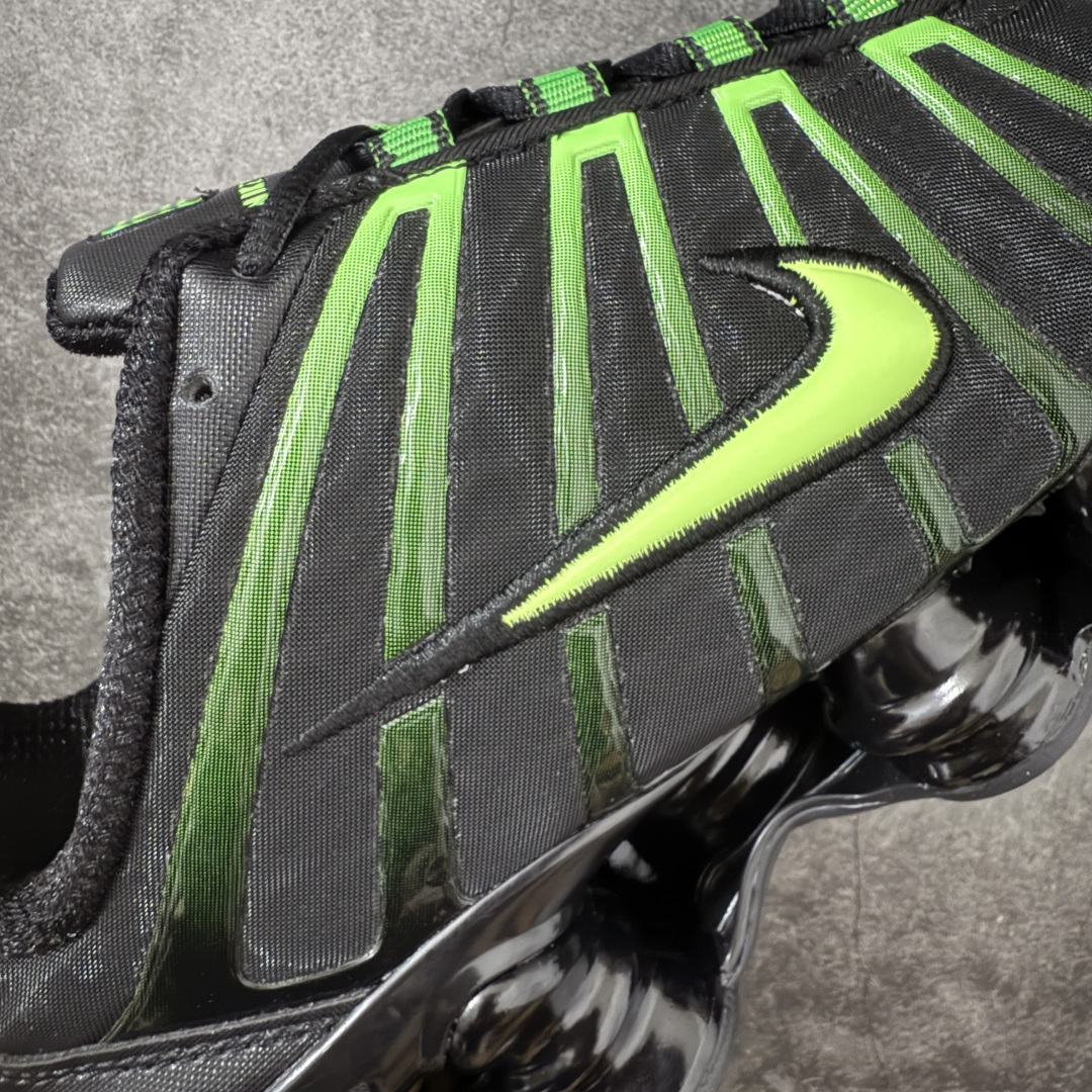 图片[4]-【Max纯原版】原版开发 Nike Shox TL系列 黑绿色 AV3595-012 NK Shox TL系列 复古舒适百搭防滑耐磨低邦柱形气垫休闲跑步鞋 鞋面采用了轻质化的材料打造，搭载鞋带系带系统以及鞋舌部分的特殊控制模块，科技感十足；采用透气纺织品和网眼鞋面与标志性的Nike Shox技术，同时提供更轻盈的感觉和大胆的外观；鞋身大面积采用织物与皮革材质拼接设计，搭配Dri-FITz透气网面，透气性拉满不闷脚。中底前掌搭载Air Max科技，后掌配置Shoxy缓震气柱，前掌气垫提供灵敏回弹，中底的气柱设计也很加分，外观上科技感十足；设计彰显个性，复古造型适配多种穿搭风格。 尺码：39 40 40.5 41 42 42.5 43 44 44.5 45 45.5 46 46.5 47.5-选品中心