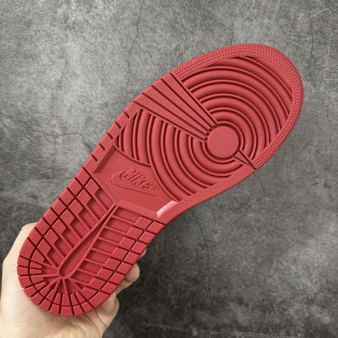 图片[9]-【PK纯原版】Nike AIR JORDAN I RETRO LOW OG AJ1乔1低帮休闲板鞋 后跟XX 同步官方配色 升级原楦原档案数据开发纸版楦型 采用原厂纳帕头层皮革鞋面材质 全新底模完美品相清洁度及喷漆效果 货号：IW6276 001 尺码：40-47.5-选品中心