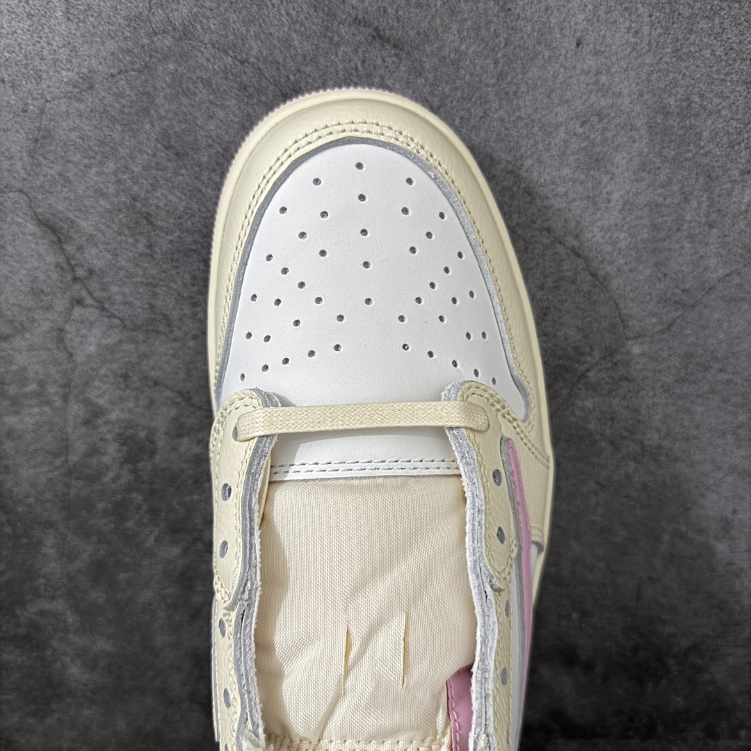 图片[5]-【DG纯原版】Travis Scott x Air Jordan AJ1 Low OG SP TS联名倒钩低帮 白粉 IQ7604-100 莞产大厂出品 品质非常顶 纯原第一梯队版本 产品品控稳定性领先行业 各方面均可对飙市面通货版 SZ原厂全套原楦原纸板冲刀磨具开发 原厂皮料加持 原厂港宝加持定型后跟R度完美 同源原厂电绣 鬼脸飞翼针数密度立体效果一致 百分百一致原鞋 原厂拉帮工艺 针距密度一致 后跟弧度收口自然不对折 极致一眼正品既视感 进口玻璃冲刀皮料裁剪零毛边 全鞋电脑针车工艺 品控清洁度最高QC检验标准 免检产品 原厂订购鞋盒、鞋标、防尘纸、鞋撑、鞋带 追求极致的原厂味道 尺码：36-49.5-选品中心