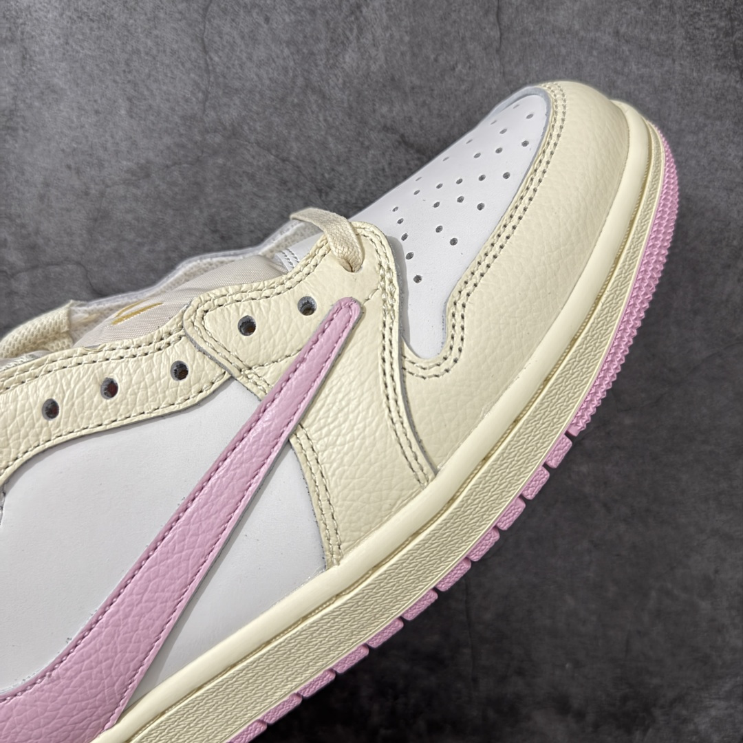 图片[6]-【DG纯原版】Travis Scott x Air Jordan AJ1 Low OG SP TS联名倒钩低帮 白粉 IQ7604-100 莞产大厂出品 品质非常顶 纯原第一梯队版本 产品品控稳定性领先行业 各方面均可对飙市面通货版 SZ原厂全套原楦原纸板冲刀磨具开发 原厂皮料加持 原厂港宝加持定型后跟R度完美 同源原厂电绣 鬼脸飞翼针数密度立体效果一致 百分百一致原鞋 原厂拉帮工艺 针距密度一致 后跟弧度收口自然不对折 极致一眼正品既视感 进口玻璃冲刀皮料裁剪零毛边 全鞋电脑针车工艺 品控清洁度最高QC检验标准 免检产品 原厂订购鞋盒、鞋标、防尘纸、鞋撑、鞋带 追求极致的原厂味道 尺码：36-49.5-选品中心