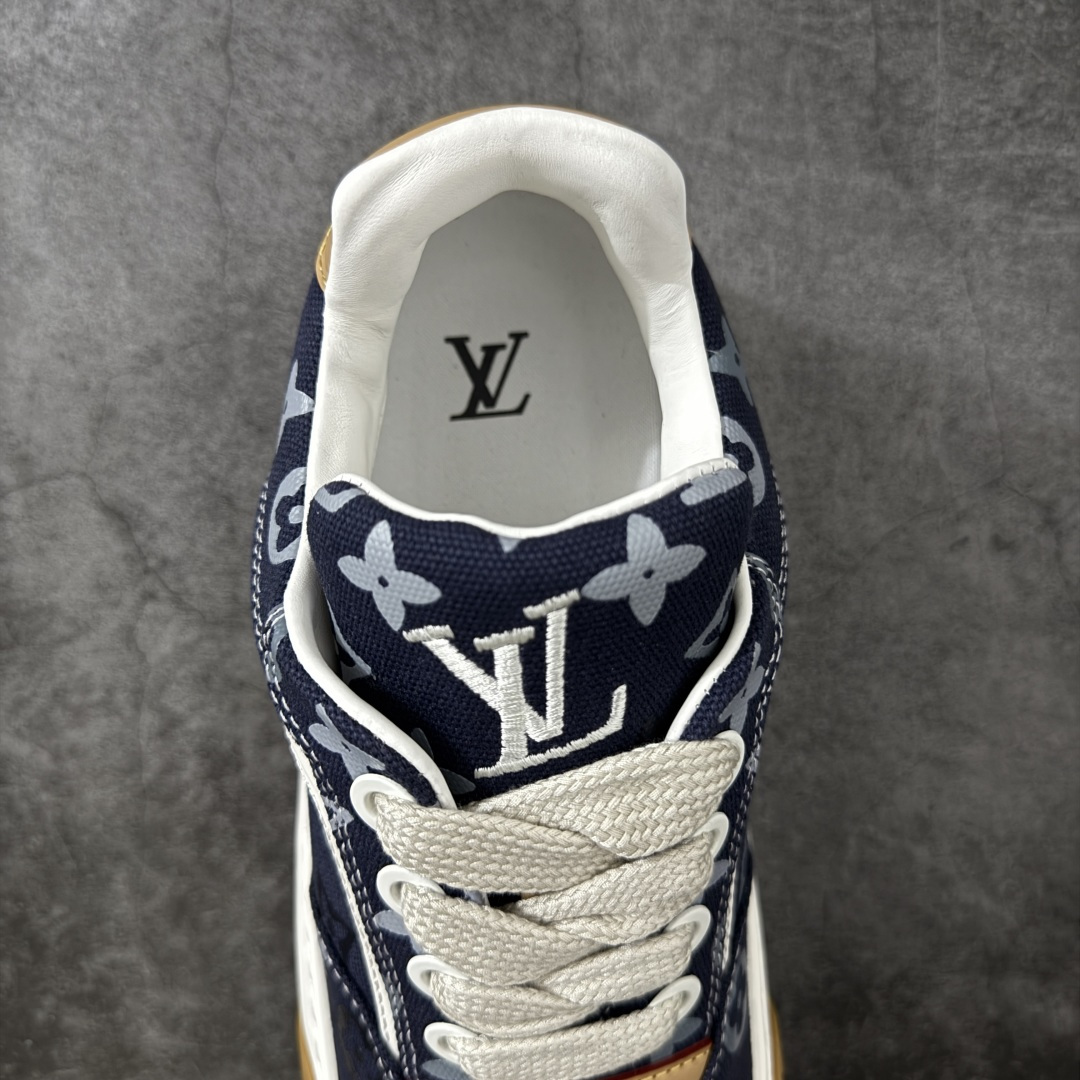 图片[8]-【专柜版/海淘代购】 LV 路易威登LOUIS VUITTON Tilted Low Sneakers 倾斜系列低帮复古休闲运动文化百搭板鞋 2026早春款板鞋 饼干鞋 市场最顶天花板 礼盒包装 正确细节 原鞋原材料1：1打造 完美版型做工 欢迎对比市场任何品质的货品 广东原产 升级原楦型开发纸版 包装说明书防尘布袋物件(附送官方快递加固牛皮纸外盒!!)#采用Monogram 丹宁布鞋面材质#鞋垫嵌入软脚感EVA物料#后跟耐弯折滴塑支撑片#全新开发TPR光泽组合隔色鞋底❗ 尺码：39 40 41 42 43 44 45 46-选品中心