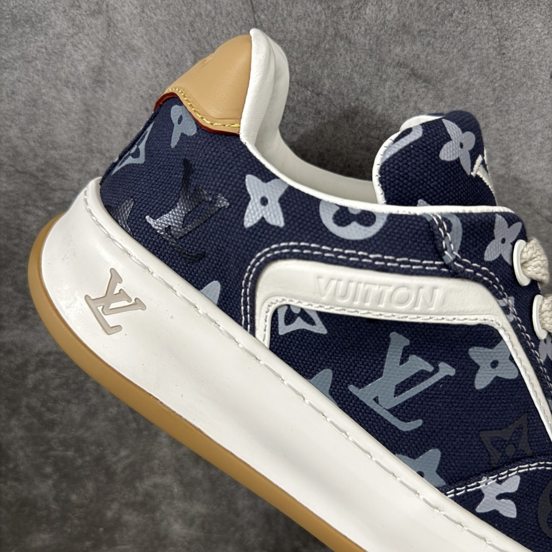 图片[7]-【专柜版/海淘代购】 LV 路易威登LOUIS VUITTON Tilted Low Sneakers 倾斜系列低帮复古休闲运动文化百搭板鞋 2026早春款板鞋 饼干鞋 市场最顶天花板 礼盒包装 正确细节 原鞋原材料1：1打造 完美版型做工 欢迎对比市场任何品质的货品 广东原产 升级原楦型开发纸版 包装说明书防尘布袋物件(附送官方快递加固牛皮纸外盒!!)#采用Monogram 丹宁布鞋面材质#鞋垫嵌入软脚感EVA物料#后跟耐弯折滴塑支撑片#全新开发TPR光泽组合隔色鞋底❗ 尺码：39 40 41 42 43 44 45 46-选品中心