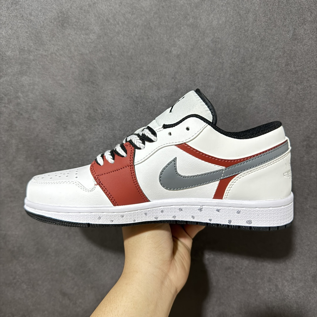 图片[2]-特价【GQ福利】【马年限定 DIY系列7色 】 Air Jordan 1 Low AJ1 乔1马年限定 步步生金 高端定制 低帮复古篮球鞋 #大厂纯原品质出货 超高清洁度 皮料切割干净无任何毛边 细节完美 尺码：36 36.5 37.5 38 38.5 39 40 40.5 41 42 42.5 43 44 44.5 45 货号：553558-132-选品中心