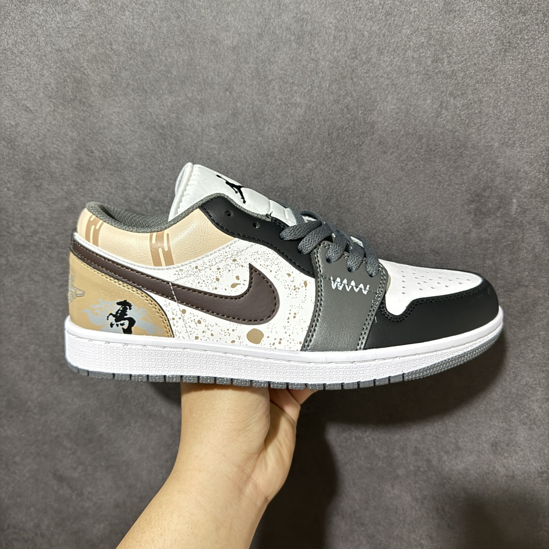 特价【GQ福利】【马年限定 DIY系列7色 】 Air Jordan 1 Low AJ1 乔1马年限定 步步生金 高端定制 低帮复古篮球鞋 #大厂纯原品质出货 超高清洁度 皮料切割干净无任何毛边 细节完美 尺码：36 36.5 37.5 38 38.5 39 40 40.5 41 42 42.5 43 44 44.5 45 货号：553558-152-选品中心