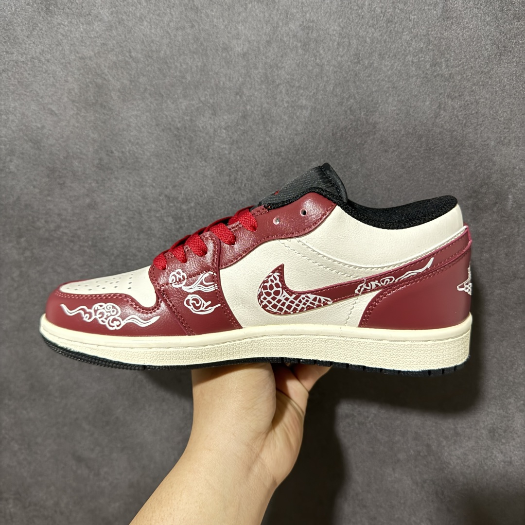 图片[2]-特价【GQ福利】【马年限定 DIY系列7色 】 Air Jordan 1 Low AJ1 乔1马年限定 步步生金 高端定制 低帮复古篮球鞋 #大厂纯原品质出货 超高清洁度 皮料切割干净无任何毛边 细节完美 尺码：36 36.5 37.5 38 38.5 39 40 40.5 41 42 42.5 43 44 44.5 45 货号：553558-040-选品中心