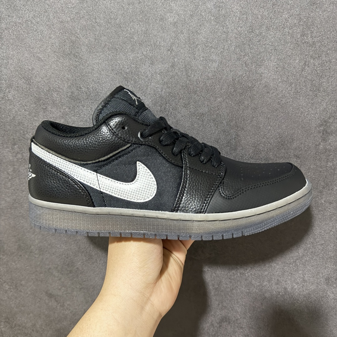 【H11纯原】Nike Air Jordan 1 Low SE AJ1 乔一 舒适贴合 防滑耐磨 低帮 复古篮球鞋 货号：HV5968-001 尺码：35.5 36 36.5 37.5 38 38.5 39 40 40.5 41 42 42.5 43 44 45 46 47.5 #H11顶级纯原 纯原外贸平台特供订单 #全套原纸板楦头开发 #原厂特供材料配套加持 #确保原汁原味 完美呈现版型 #原档数据独家私模大底 #男女鞋同步官方开发至48.5 #原装进口轻量化鞋垫 #进口港宝加持 后跟自然饱满 还原公司包裹性 #鞋面采用原装数据贴合技术 #全方位贴合包裹脚型 #鞋跟部鞋底牵引设计 #提供强大的抓地性能 #更适应不同实战场地路面-选品中心