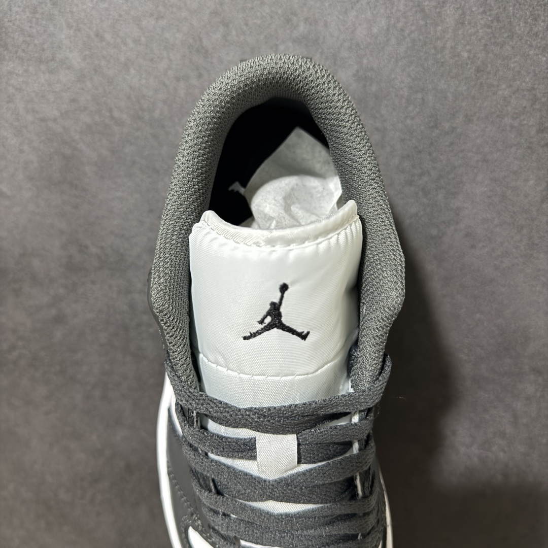 图片[6]-【H11纯原】Nike Air Jordan 1 Low SE AJ1 乔一 舒适贴合 防滑耐磨 低帮 复古篮球鞋 货号：553558-152 尺码：35.5 36 36.5 37.5 38 38.5 39 40 40.5 41 42 42.5 43 44 45 46 47.5 #H11顶级纯原 纯原外贸平台特供订单 #全套原纸板楦头开发 #原厂特供材料配套加持 #确保原汁原味 完美呈现版型 #原档数据独家私模大底 #男女鞋同步官方开发至48.5 #原装进口轻量化鞋垫 #进口港宝加持 后跟自然饱满 还原公司包裹性 #鞋面采用原装数据贴合技术 #全方位贴合包裹脚型 #鞋跟部鞋底牵引设计 #提供强大的抓地性能 #更适应不同实战场地路面-选品中心