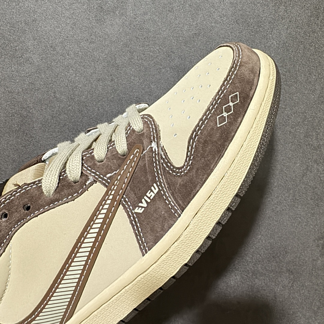 图片[7]-【定制版】AJ1倒勾Travis Scott x Air Jordan 1 ” Reverse Mocha “ AJ1乔1 TS 闪电 联名倒钩 低帮文化篮球鞋 完美品质出货 细节如图所示 鞋面切割工整 冲孔整齐干净 中底拉帮线 整体清洁度非常好 货号：XS2025-092 尺码：36 36.5 37.5 38 38.5 39 40 40.5 41 42 42.5 43 44 44.5 45-选品中心