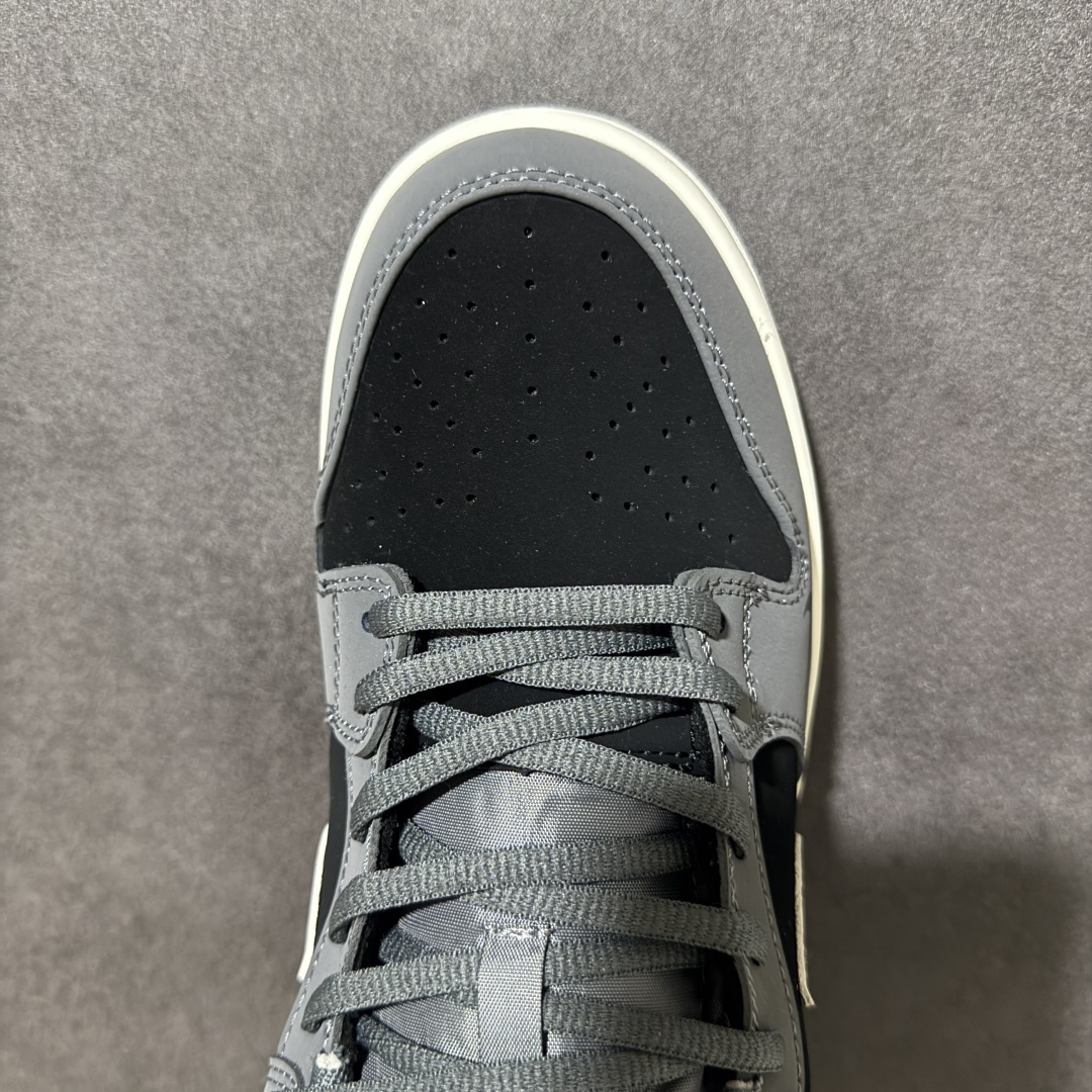 图片[5]-【定制版】Nike Dunk SB Low 耐克 SB 低帮 影流之刃 灰黑 此款以深灰麂皮织就夜行衣般的贴合，表面磨砂质感在光线流转间泛出冷调金属光泽，仿佛暮色中悄然出鞘的刃。侧身Swoosh以银白色勾勒，形如一道修长剑脊，凌厉而不张扬。与之呼应的是泼墨笔触般的刀刃纹路，刚柔相济，动静皆宜。 货号：BW0620-136 尺码：40-46-选品中心