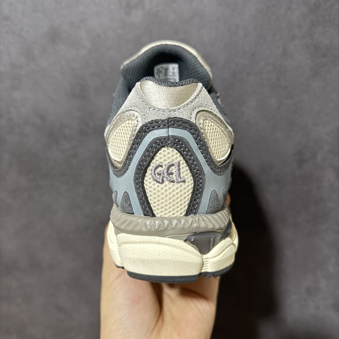 图片[4]-【公司级】Asics Gel-NYC G亚瑟士运动休闲透气专业跑鞋 1201A789-250  #鞋面采用反绒皮与网布拼接 透气舒适兼具休闲时尚 结合简明的配色 展现品牌的传承及引领复古流行的主题 虎爪造型的LOGO  #鞋身稳定包裹系统 支撑鞋身 经典宽大鞋型配备防偏移设计提升包裹性 穿着舒适鞋面透气孔设计 提供透气性  尺码：36 37 37.5 38 39 39.5 40 40.5 41.5 42 42.5 43.5 44 45 46-选品中心
