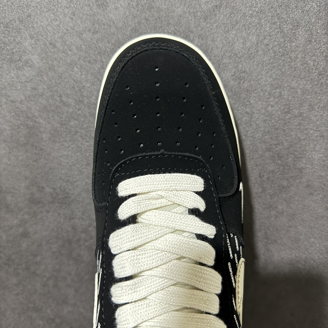 图片[5]-【定制版】UNDEFEATED x Nike Air Force 1 联名款 黑白色 重磅来袭 街头OG联名，把潮流DNA焊在鞋上！ UNDEFEATED满印鞋身+经典Swoosh Logo，黑白撞色高级感拉满， 麂皮质感鞋面，上脚软弹又显质感， Air气垫缓震加持，日常出街、炸场穿搭都能打！ 鞋盒专属联名设计，收藏级颜值 货号：DW8806-004 尺码：36 36.5 37.5 38 38.5 39 40 40.5 41 42 42.5 43 44 44.5 45-选品中心