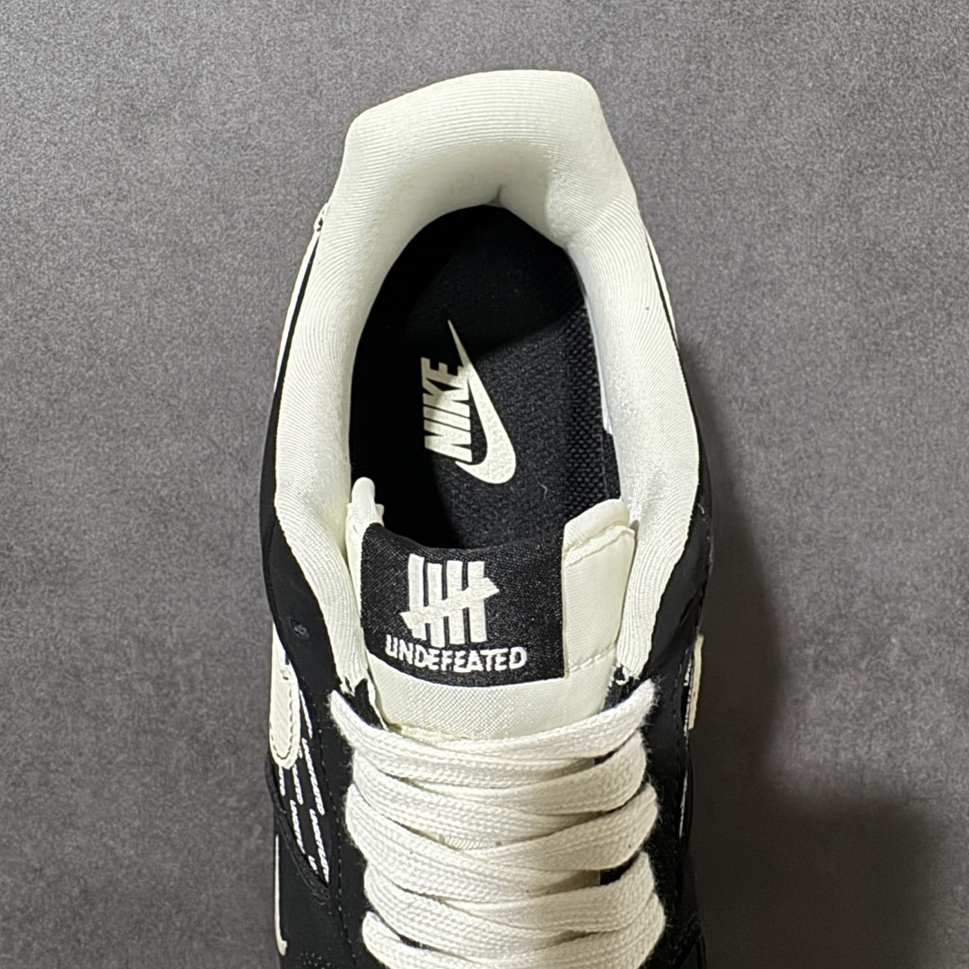 图片[6]-【定制版】UNDEFEATED x Nike Air Force 1 联名款 黑白色 重磅来袭 街头OG联名，把潮流DNA焊在鞋上！ UNDEFEATED满印鞋身+经典Swoosh Logo，黑白撞色高级感拉满， 麂皮质感鞋面，上脚软弹又显质感， Air气垫缓震加持，日常出街、炸场穿搭都能打！ 鞋盒专属联名设计，收藏级颜值 货号：DW8806-004 尺码：36 36.5 37.5 38 38.5 39 40 40.5 41 42 42.5 43 44 44.5 45-选品中心