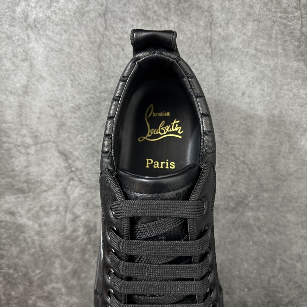 图片[8]-【莞产版本】法国品牌Christian Louboutin CL（路铂廷） 红底鞋 男鞋低帮红底鞋水钻系带运动休闲板鞋 高品质做工 细节完美 面料多材料拼接 镶嵌水钻不易掉钻 水钻装饰点缀 舒适圆头设计不挤脚 手工缝制线牢固不掉底 系带设计 内里二层猪皮 脚感舒适有质感 TPU鞋底 底厚约2.5cm 尺码：40-45-选品中心