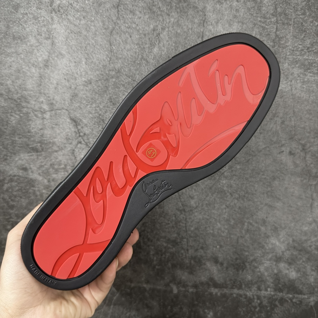 图片[9]-【莞产版本】法国品牌Christian Louboutin CL（路铂廷） 红底鞋 男鞋低帮红底鞋水钻系带运动休闲板鞋 高品质做工 细节完美 面料多材料拼接 镶嵌水钻不易掉钻 水钻装饰点缀 舒适圆头设计不挤脚 手工缝制线牢固不掉底 系带设计 内里二层猪皮 脚感舒适有质感 TPU鞋底 底厚约2.5cm 尺码：40-45-选品中心