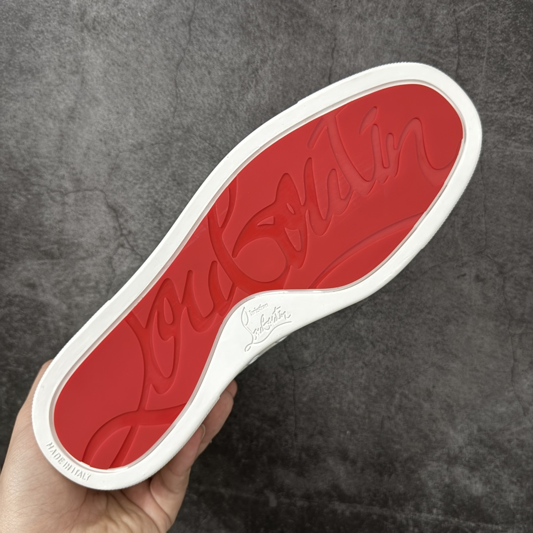 图片[9]-【莞产版本】法国品牌Christian Louboutin CL（路铂廷） 红底鞋 男鞋低帮红底鞋水钻系带运动休闲板鞋 高品质做工 细节完美 面料多材料拼接 镶嵌水钻不易掉钻 水钻装饰点缀 舒适圆头设计不挤脚 手工缝制线牢固不掉底 系带设计 内里二层猪皮 脚感舒适有质感 TPU鞋底 底厚约2.5cm 尺码：40-45-选品中心