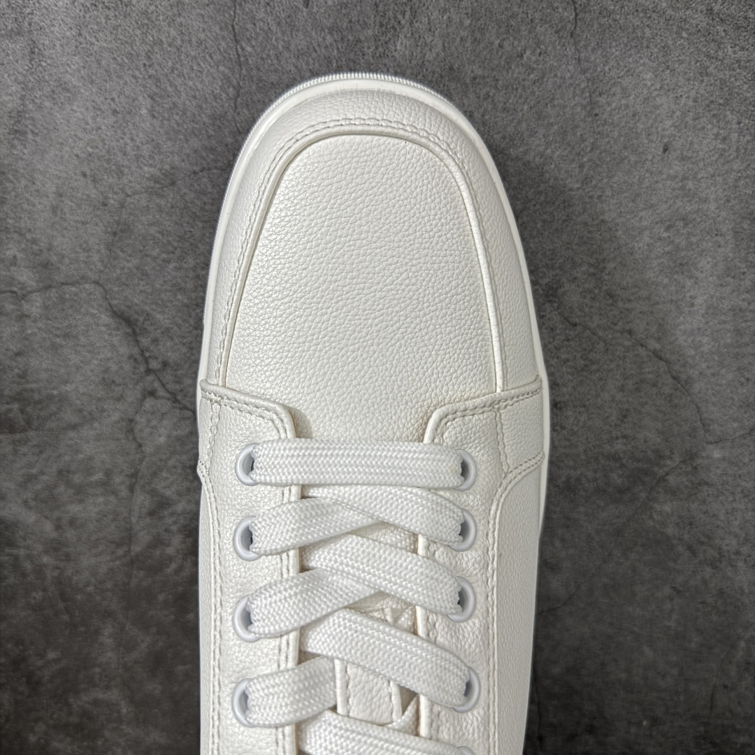 图片[5]-【莞产版本】法国品牌Christian Louboutin CL（路铂廷） 红底鞋 男鞋低帮红底鞋水钻系带运动休闲板鞋 高品质做工 细节完美 面料多材料拼接 镶嵌水钻不易掉钻 水钻装饰点缀 舒适圆头设计不挤脚 手工缝制线牢固不掉底 系带设计 内里二层猪皮 脚感舒适有质感 TPU鞋底 底厚约2.5cm 尺码：40-45-选品中心