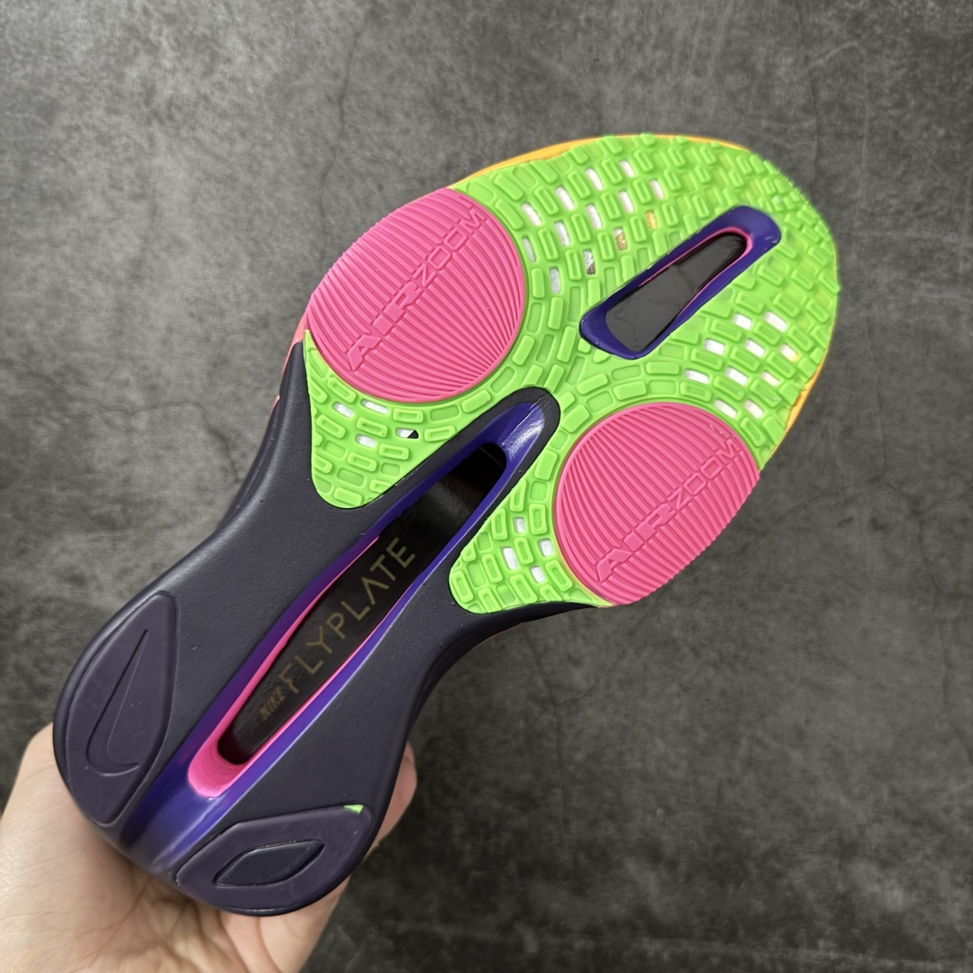 图片[9]-【碳科技纯原】Nk Zoom AlphaFly Next% 4 阿尔法飞行4代 2025年全新超级马拉松全掌碳板跑鞋IO9559-800  市场顶级版本 跑鞋第一梯队 专业跑鞋‼️ 原标原盒 全掌真碳版 真Zoom X气垫 配件齐 有配正确配套防尘布袋 真材实料 假一赔十‼️ 正确大底刷漆（鞋底部分黑色刷漆有裂纹） 鞋款搭载两个Airzoom缓震配置，全掌型碳纤维板，缔造出色推进感；中底ZoomX 泡绵从后跟延伸至鞋头，超强回弹性 💪🏻 空气动力学造型则依然保留。前掌采用镂空设计，让鞋底的碳板配置得以可视化 造型更具未来感。   尺码：36 36.5 37.5 38 38.5 39 40 40.5 41 42 42.5 43 44 44.5 45-选品中心