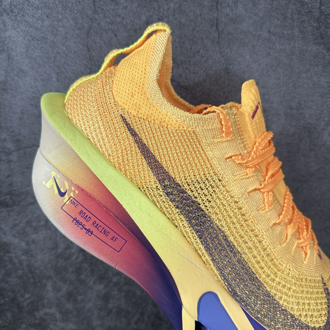 图片[7]-【碳科技纯原】Nk Zoom AlphaFly Next% 4 阿尔法飞行4代 2025年全新超级马拉松全掌碳板跑鞋 FD8315-800  市场顶级版本 跑鞋第一梯队 专业跑鞋‼️ 原标原盒 全掌真碳版 真Zoom X气垫 配件齐 有配正确配套防尘布袋 真材实料 假一赔十‼️ 正确大底刷漆（鞋底部分黑色刷漆有裂纹） 鞋款搭载两个Airzoom缓震配置，全掌型碳纤维板，缔造出色推进感；中底ZoomX 泡绵从后跟延伸至鞋头，超强回弹性 💪🏻 空气动力学造型则依然保留。前掌采用镂空设计，让鞋底的碳板配置得以可视化 造型更具未来感。   尺码：36 36.5 37.5 38 38.5 39 40 40.5 41 42 42.5 43 44 44.5 45-选品中心