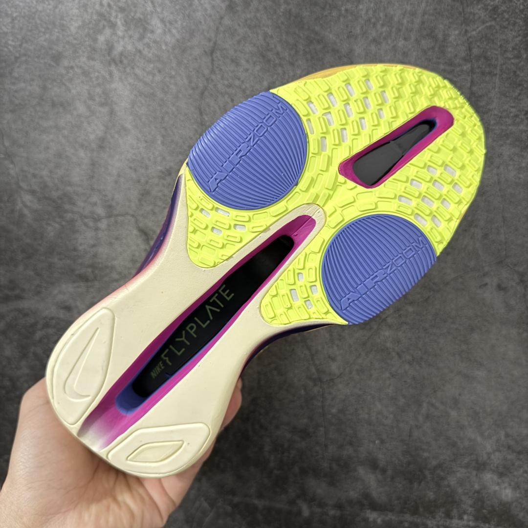 图片[9]-【碳科技纯原】Nk Zoom AlphaFly Next% 4 阿尔法飞行4代 2025年全新超级马拉松全掌碳板跑鞋 FD8315-800  市场顶级版本 跑鞋第一梯队 专业跑鞋‼️ 原标原盒 全掌真碳版 真Zoom X气垫 配件齐 有配正确配套防尘布袋 真材实料 假一赔十‼️ 正确大底刷漆（鞋底部分黑色刷漆有裂纹） 鞋款搭载两个Airzoom缓震配置，全掌型碳纤维板，缔造出色推进感；中底ZoomX 泡绵从后跟延伸至鞋头，超强回弹性 💪🏻 空气动力学造型则依然保留。前掌采用镂空设计，让鞋底的碳板配置得以可视化 造型更具未来感。   尺码：36 36.5 37.5 38 38.5 39 40 40.5 41 42 42.5 43 44 44.5 45-选品中心