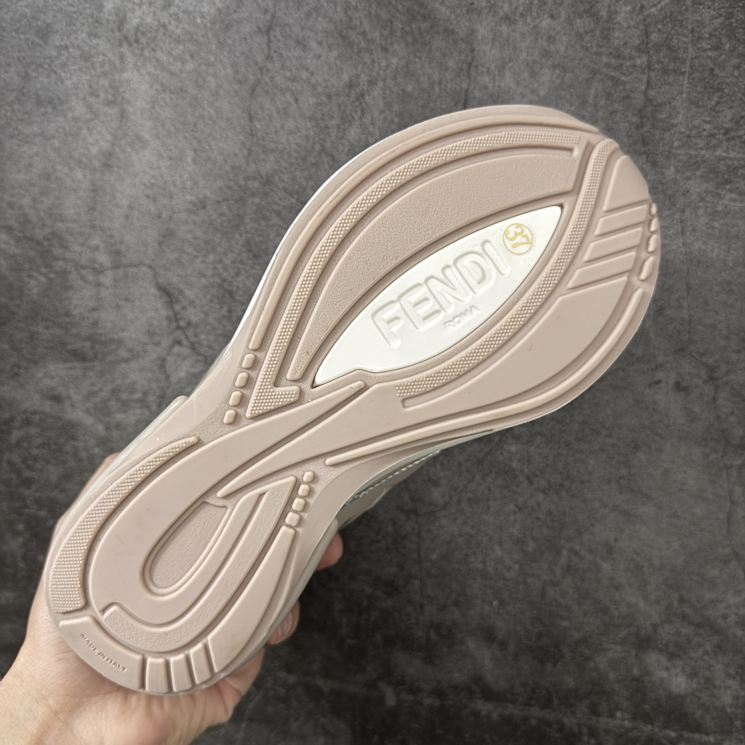 图片[8]-【YS纯原】FENDI 芬迪 first1 23ss春夏 网面情侣款休闲运动老爹鞋 ✦ 显瘦显高，上脚小腿线条更纤细 ✦ 云朵般软弹脚感，质感柔软亲肤 ✦ 经典FF压花纹理，面料立体有型 ✦ 原版定制进口小牛皮+原版开模网面拼接 ✦ 原版定制网面内里，透气舒适 ✦ 防滑发泡TPU大底，稳定耐磨 ✦ 增高约6cm，鞋型弧度符合人体工程学 ✦ 线条流畅自然，适穿任何休闲场合 尺码：35 36 37 38 39 40 41 42 43 44 45-选品中心