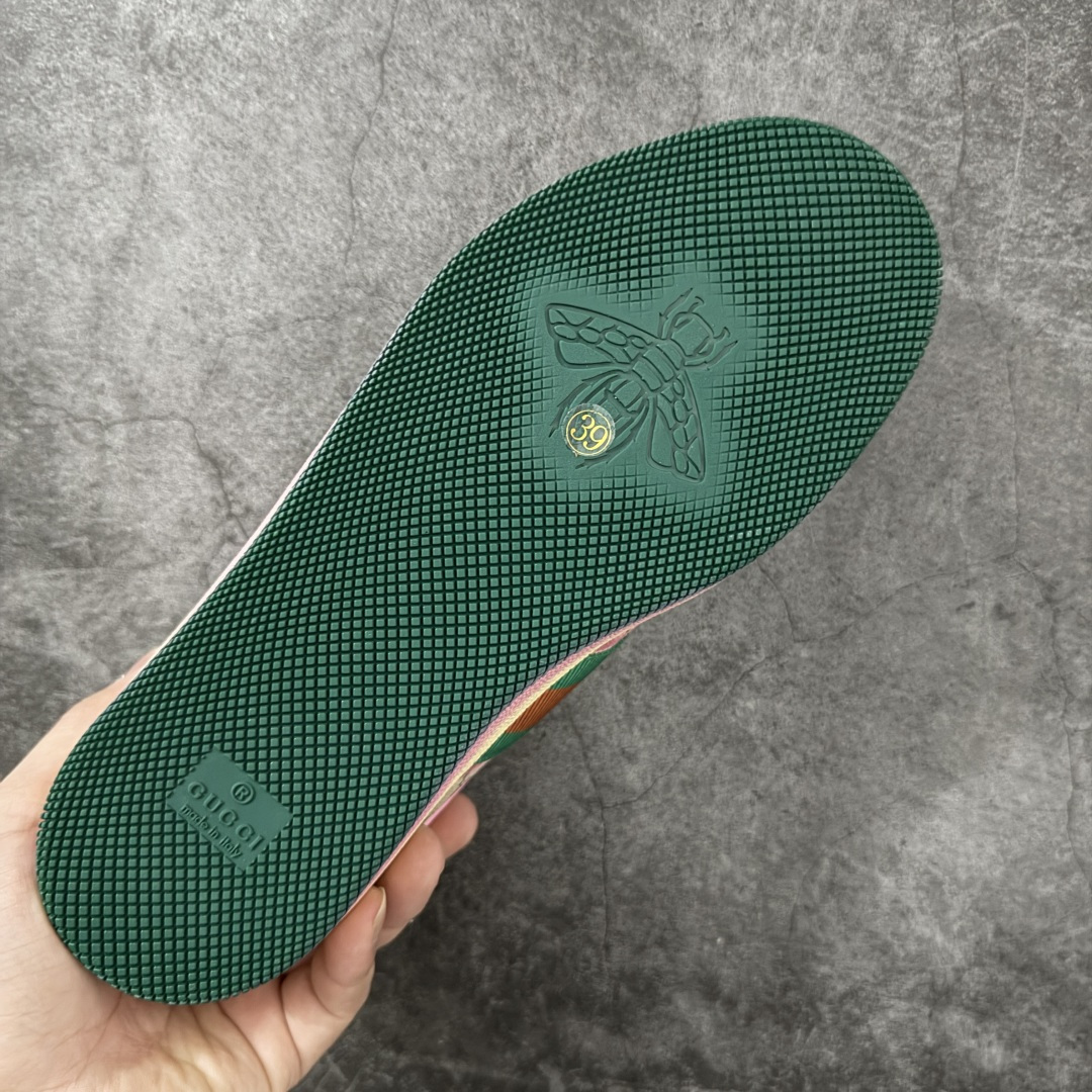 图片[9]-【莞产礼盒版】Gucci 脏脏鞋 小脏鞋 顶级工厂品质，专柜一比一无可挑剔，穿上脚舒适度燃到爆表 复古做旧元素，鞋舌水洗复古标，金属双Glogo相识度99%，满面的Gucci元素；毛巾布内里，牛皮垫脚加3mm的乳胶比真皮的鞋子舒服多了， 环保TPU耐磨大底，柔软有弹性。 鞋舌内侧采用进口松紧带，拉力超级棒又不会勒脚 我是无原版不开发，只有拿到原版做出来的鞋子才能不差毫厘，秒杀市面版本，每一针一线都是非常紧实饱满。调试的过程是最花心思的修修改改不下百遍才调整到完美的状态让各种脚型都穿的舒适 尺码：35 36 37 38 39 40-选品中心