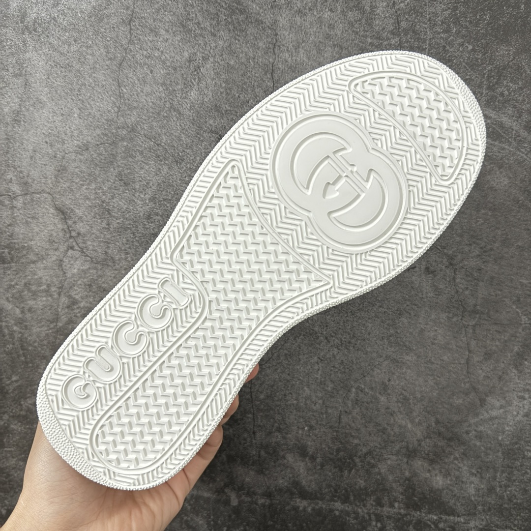 图片[9]-【莞产礼盒】Gucci Chunky 厚底休闲鞋 饼干鞋 型格与奢华的碰撞 当经典红绿织带邂逅质感皮革，每一双都演绎出别样风格。黑白撞色的酷飒、纯白款的简约、金白的吸睛、银白的摩登，还有全黑的低调奢华，厚底设计更添潮流感，无论是日常出街还是精致穿搭，都能让你在时尚圈轻松站稳C位，尽显Gucci式的优雅与个性。 面料：原板牛皮 垫脚：原板双G垫 大底：IP发泡 鞋舌尺码：空压原码 包装：精品全套礼盒包装 备注：所有细节均有原板对比 配码： 35-45-选品中心