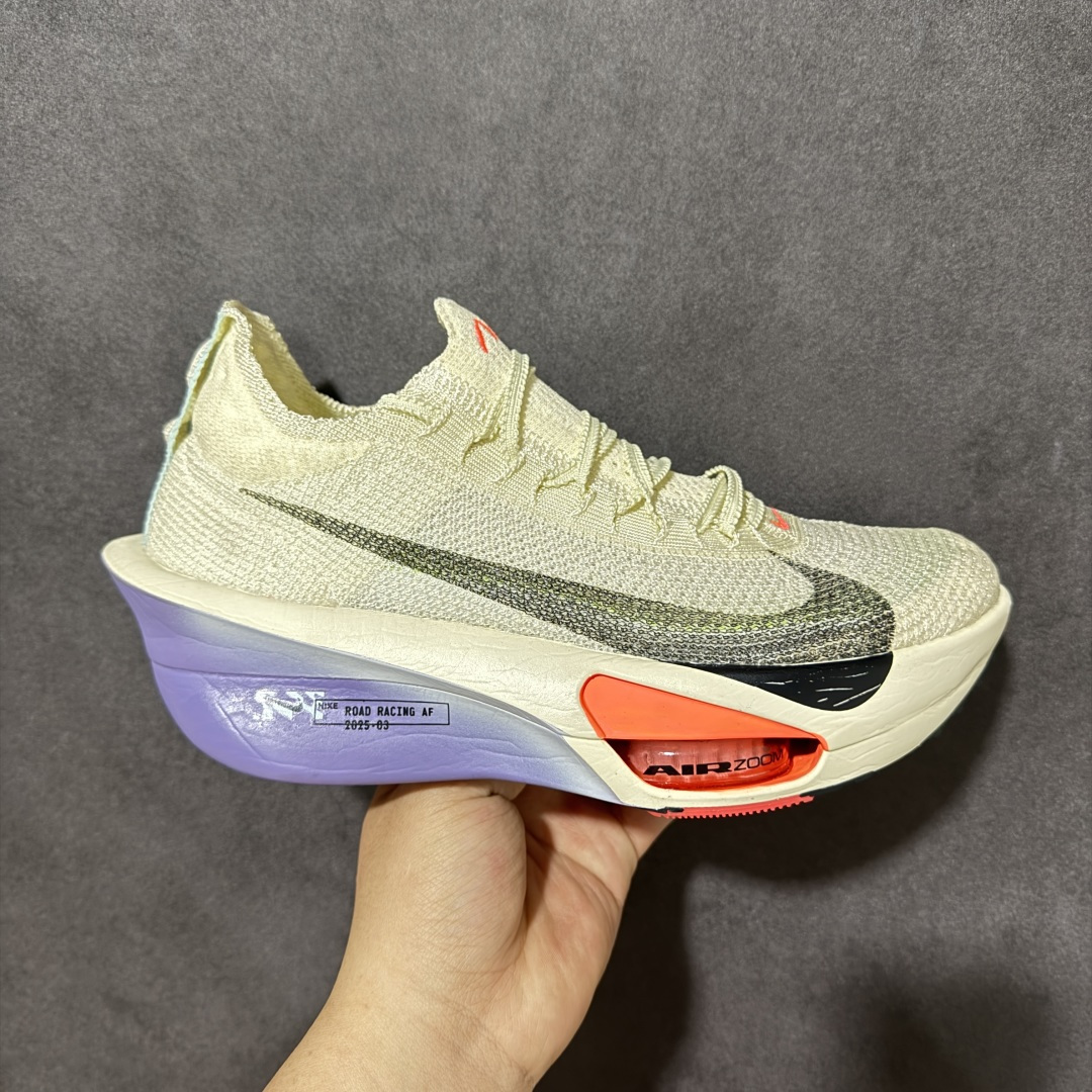 特价【GQ福利】GT版 # Nike ZoomX Vaporfly Next% 3 真碳 原价3xx 现一万双套现 顶级版本 鞋面是nike的飞织技术 全掌的碳纤维板加上ZoomX 中底 货号：FD8315-101 尺码：36-46-选品中心