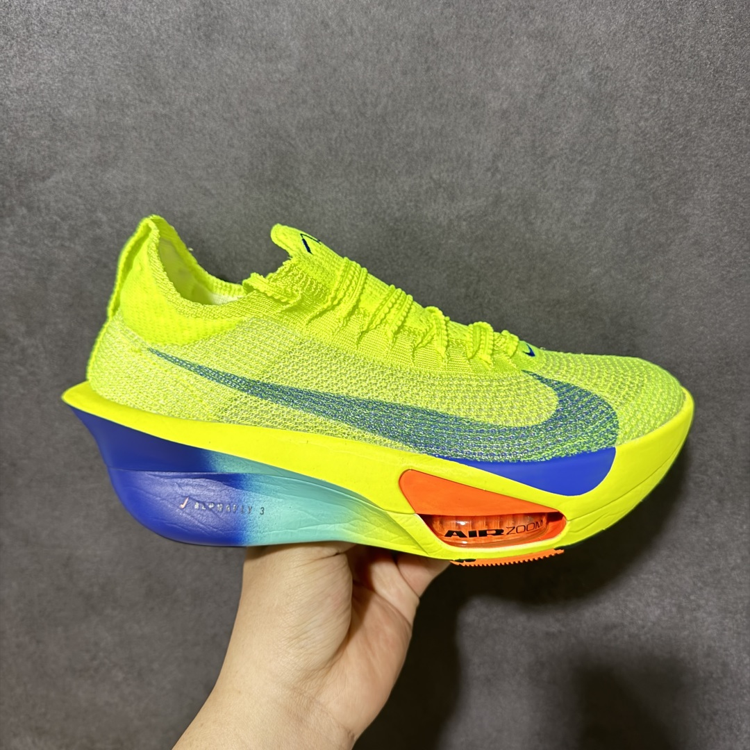 特价【GQ福利】GT版 # Nike ZoomX Vaporfly Next% 3 真碳 原价3xx 现一万双套现 顶级版本 鞋面是nike的飞织技术 全掌的碳纤维板加上ZoomX 中底 货号：FD8311-700 尺码：36-46-选品中心
