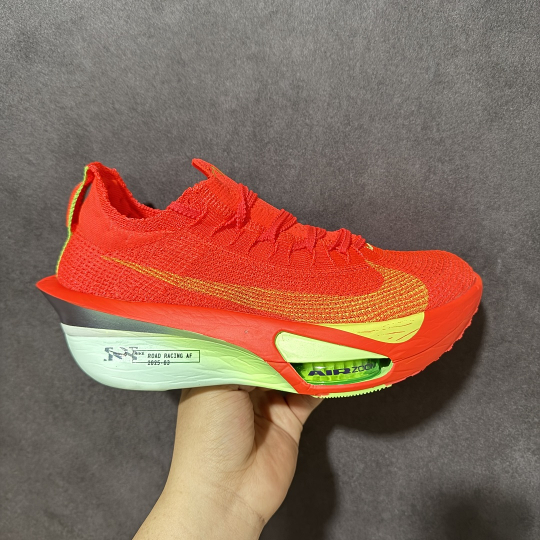 特价【GQ福利】GT版 # Nike ZoomX Vaporfly Next% 3 真碳 原价3xx 现一万双套现 顶级版本 鞋面是nike的飞织技术 全掌的碳纤维板加上ZoomX 中底 货号：FD8311-600 尺码：36-46-选品中心