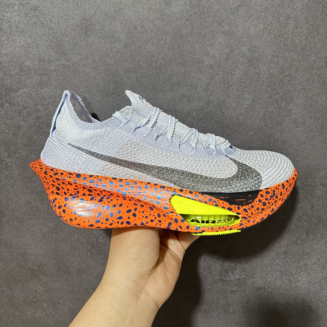 特价【GQ福利】GT版 # Nike ZoomX Vaporfly Next% 3 真碳 原价3xx 现一万双套现 顶级版本 鞋面是nike的飞织技术 全掌的碳纤维板加上ZoomX 中底 货号：FN7672-900 尺码：36-46-选品中心