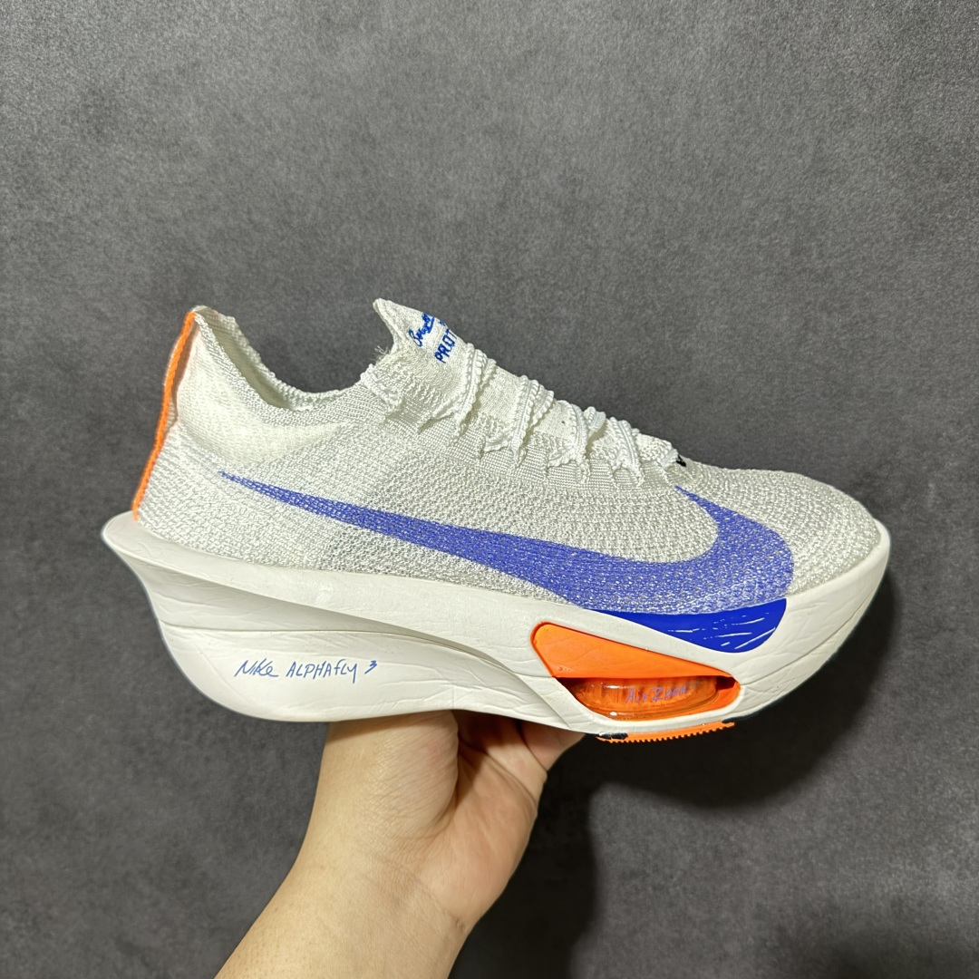 特价【GQ福利】GT版 # Nike ZoomX Vaporfly Next% 3 真碳 原价3xx 现一万双套现 顶级版本 鞋面是nike的飞织技术 全掌的碳纤维板加上ZoomX 中底 货号：HF7357-900 尺码：36-46-选品中心