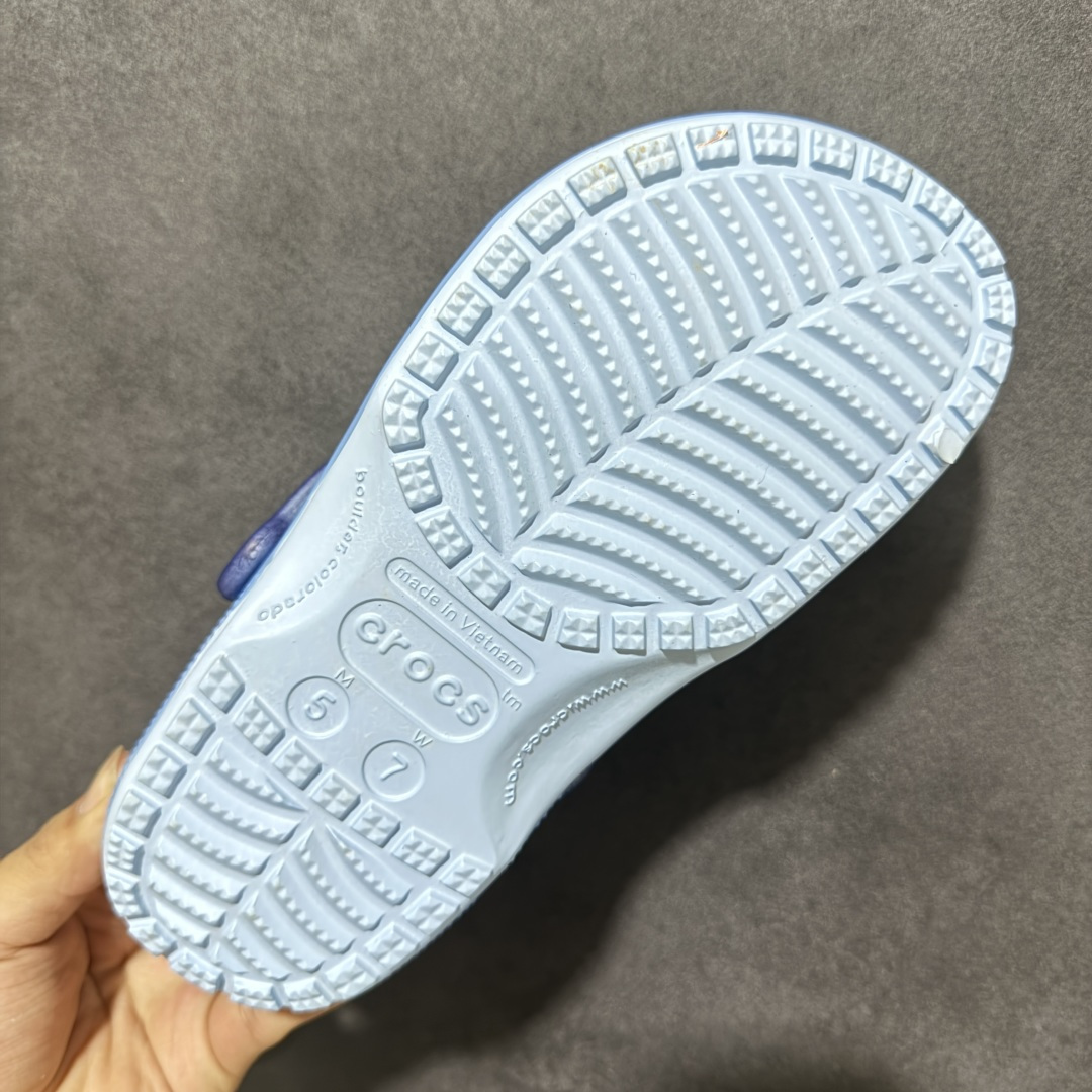 【韩国订单】Crocs 卡骆驰 Clog 明星印花款 两用沙滩洞洞鞋 凉鞋拖鞋 全新莞产高端品质鞋底可增