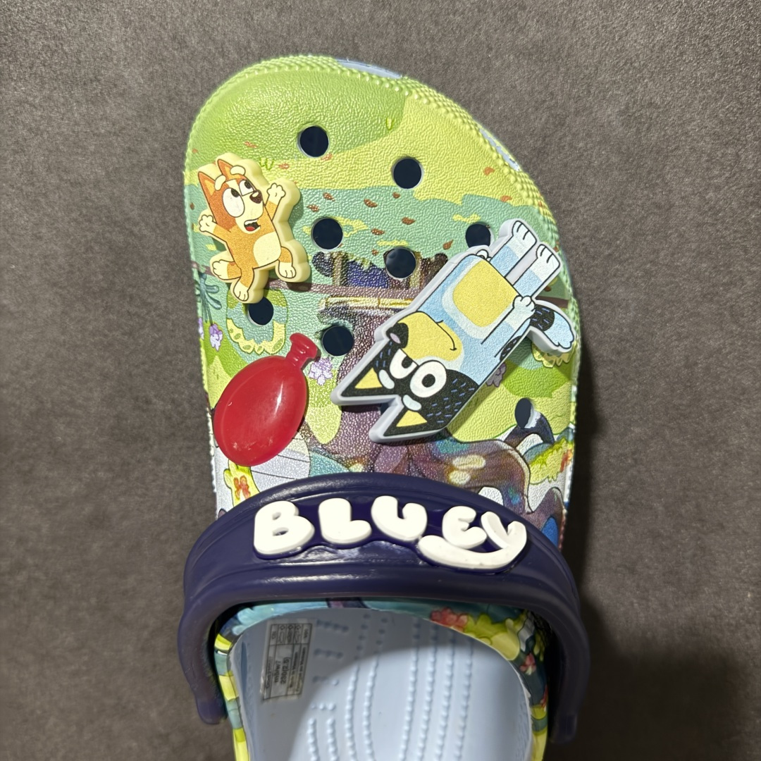 【韩国订单】Crocs 卡骆驰 Clog 明星印花款 两用沙滩洞洞鞋 凉鞋拖鞋 全新莞产高端品质鞋底可增
