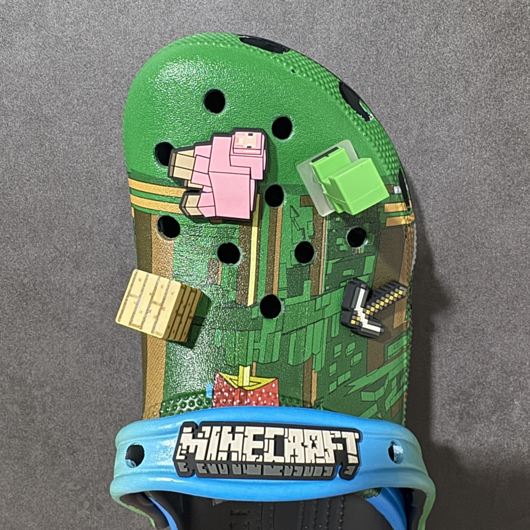 【韩国订单】Crocs 卡骆驰 Clog 明星印花款 两用沙滩洞洞鞋 凉鞋拖鞋 全新莞产高端品质鞋底可增