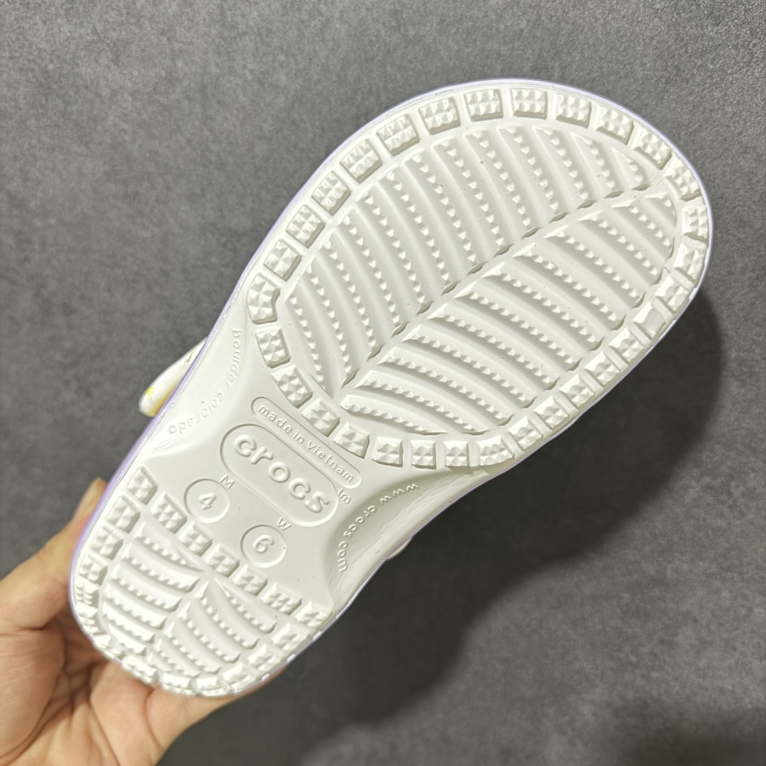 【韩国订单】Crocs 卡骆驰 Clog 明星印花款 两用沙滩洞洞鞋 凉鞋拖鞋 全新莞产高端品质鞋底可增